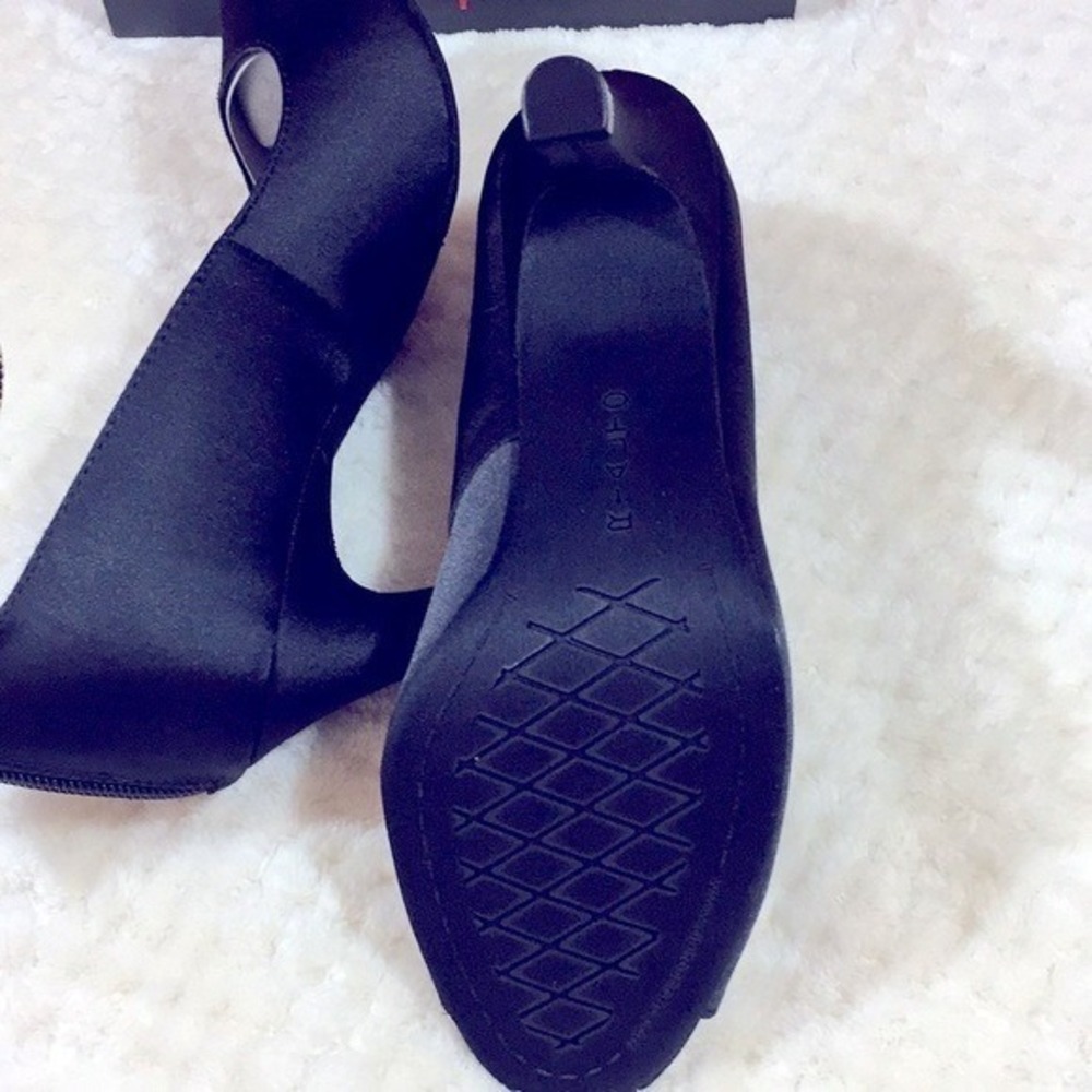 New in Box Rialto Rhodo Black/Satin Crystal‎ Accent Evening Heels Women Size 8.5 - Picture 4 of 8